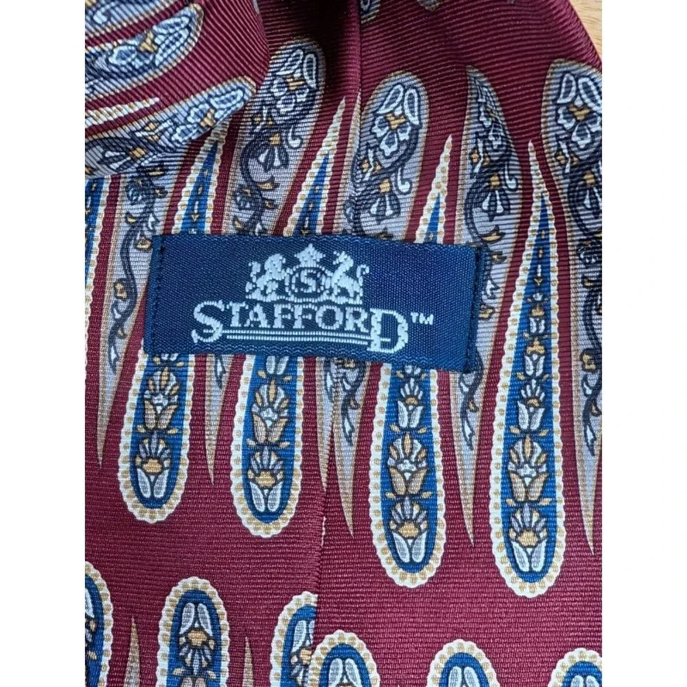 Stafford Mens Silk Necktie Burgundy Blue Paisley Geometric Classic Formal Tie